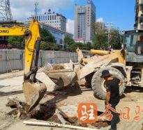 免费看操B网站高温下的坚守｜道路建设者用汗水铺就畅通路